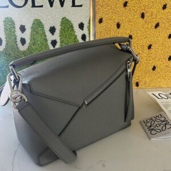 AUTHENTIC Small LOEWE Puzzle Edge Bag in Gorgeous Pearl Grey - Picture 8 of 8
